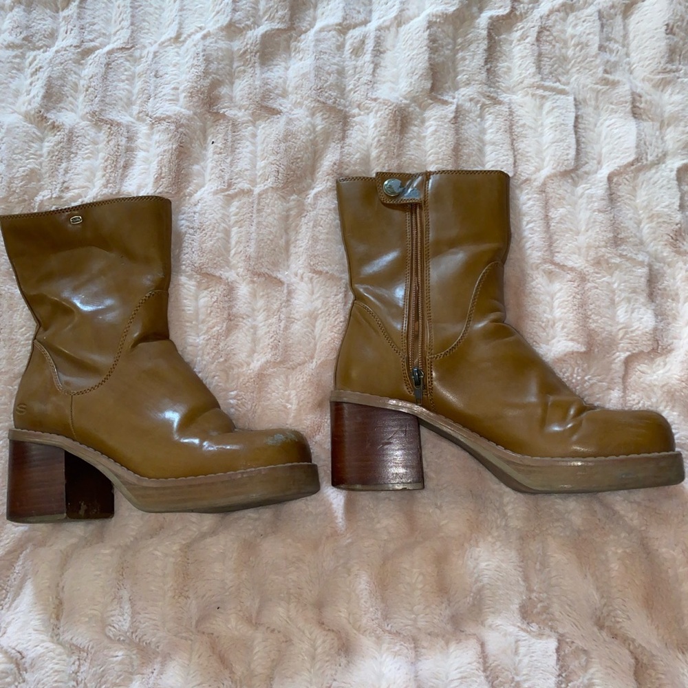 Vintage Sketcher platform boots